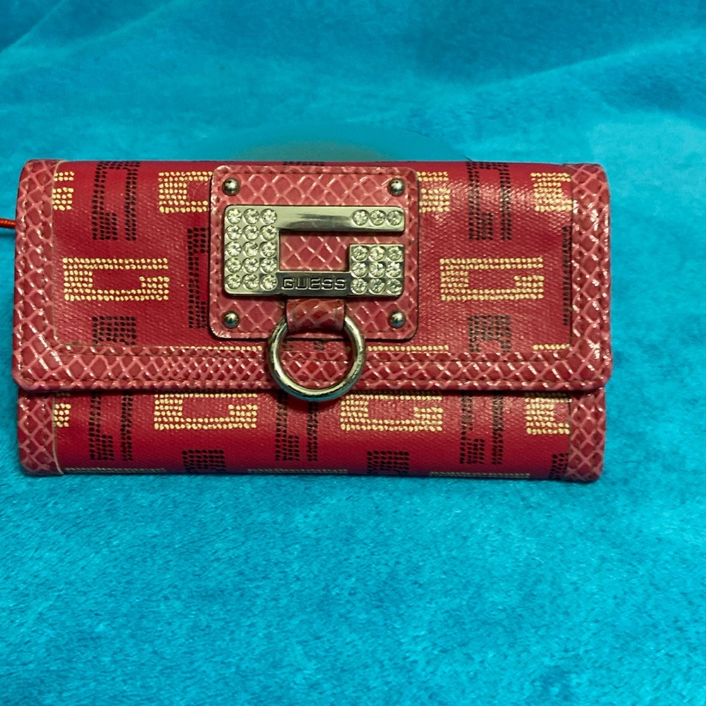 EUC - Guess tri-fold Wallet